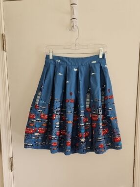 Iconic London Skirt Size M